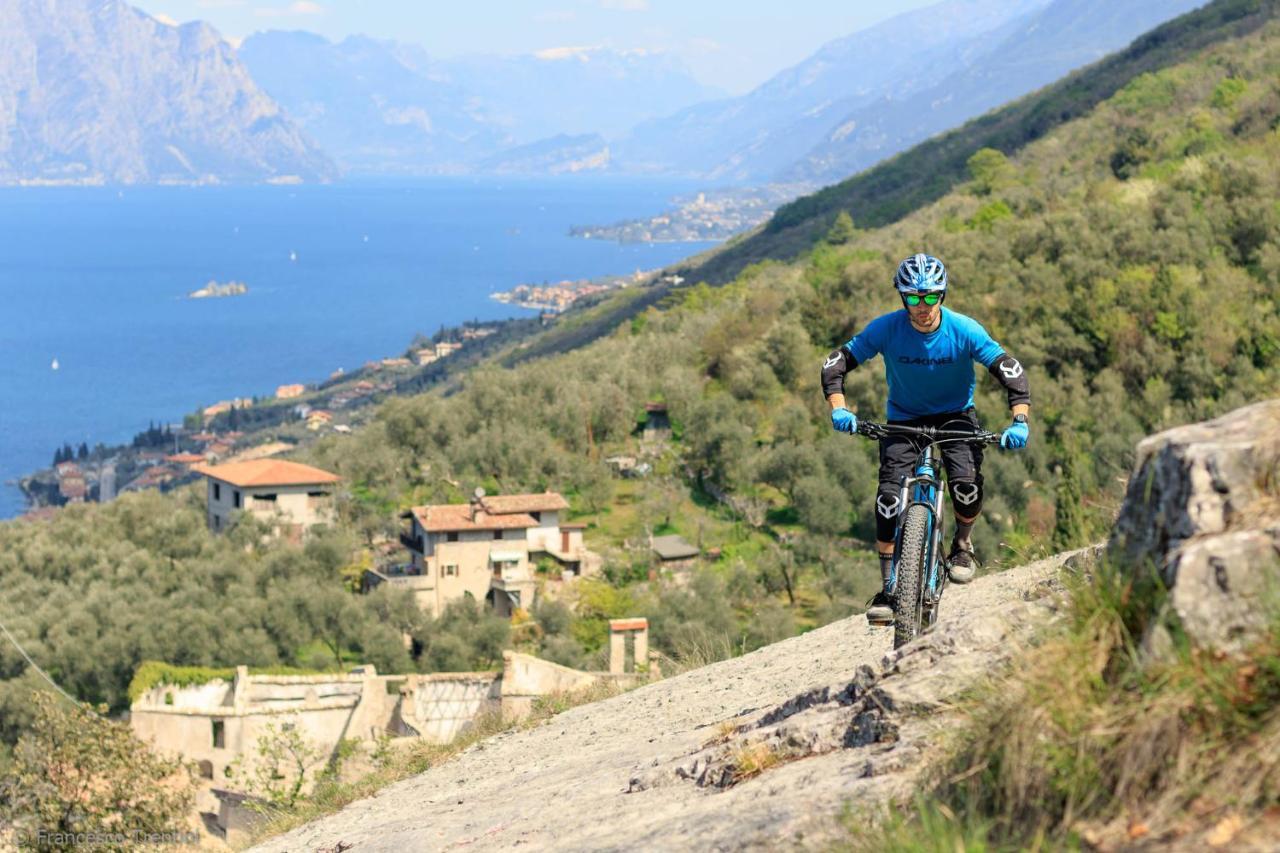 Hotel Danieli La Castellana Lago Di Garda Brenzone sul Garda Kültér fotó