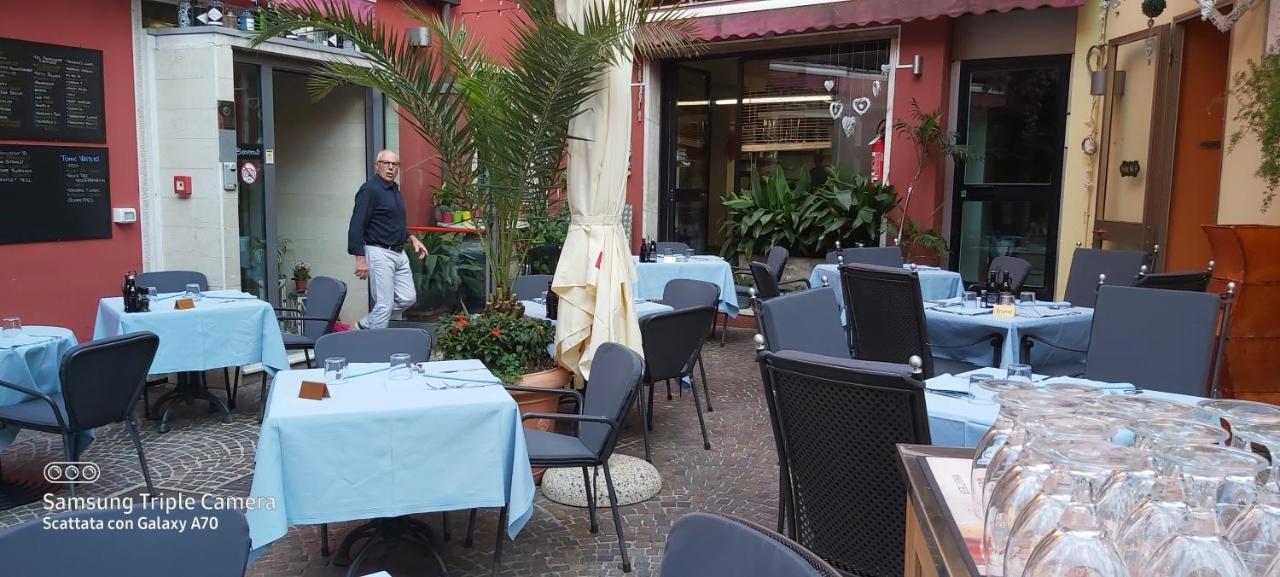 Hotel Danieli La Castellana Lago Di Garda Brenzone sul Garda Kültér fotó