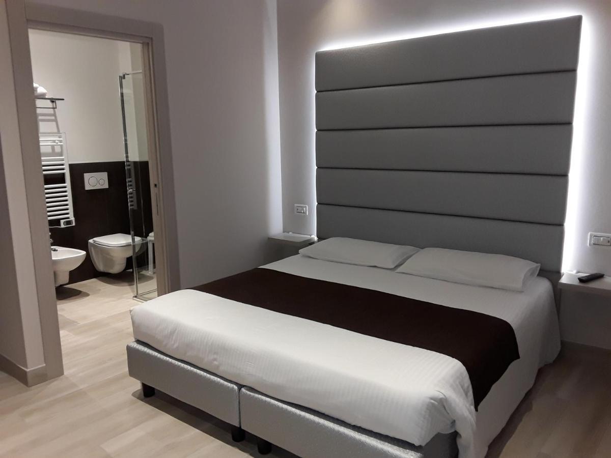 Hotel Danieli La Castellana Lago Di Garda Brenzone sul Garda Kültér fotó