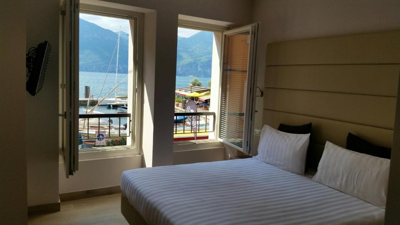 Hotel Danieli La Castellana Lago Di Garda Brenzone sul Garda Kültér fotó