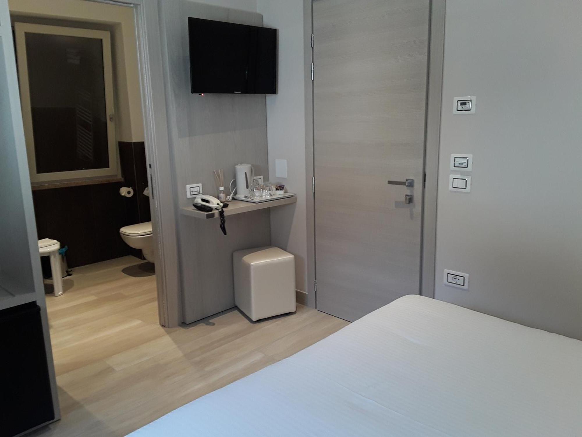 Hotel Danieli La Castellana Lago Di Garda Brenzone sul Garda Kültér fotó