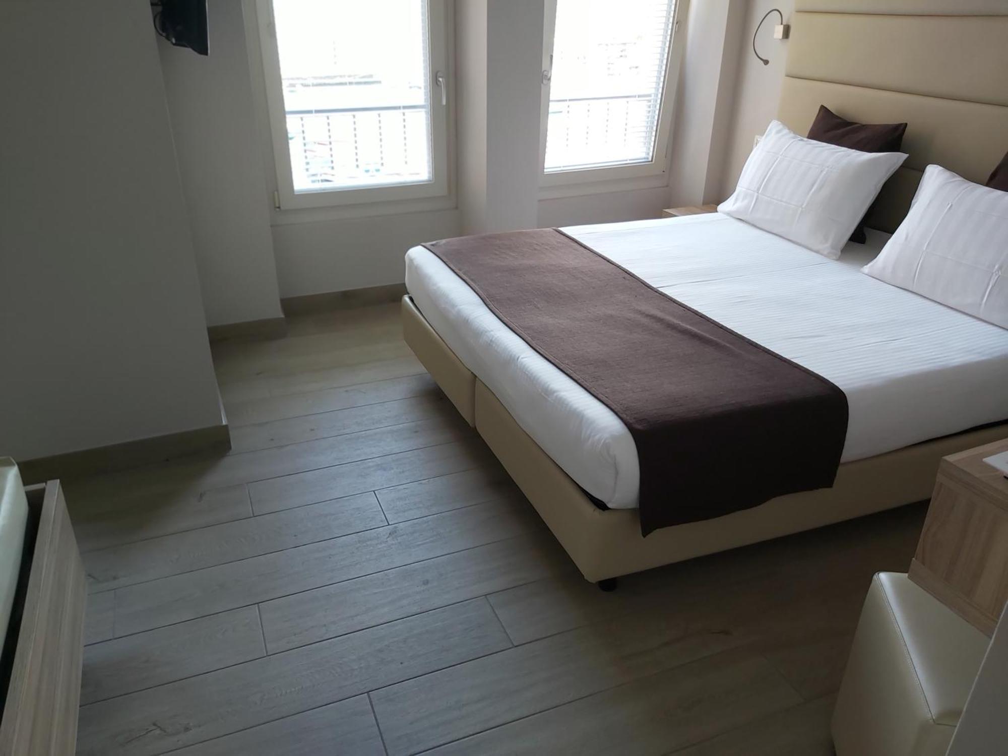 Hotel Danieli La Castellana Lago Di Garda Brenzone sul Garda Kültér fotó