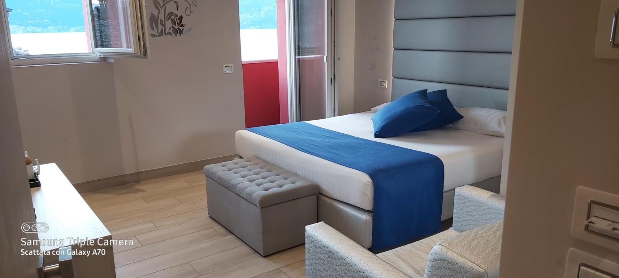 Hotel Danieli La Castellana Lago Di Garda Brenzone sul Garda Kültér fotó
