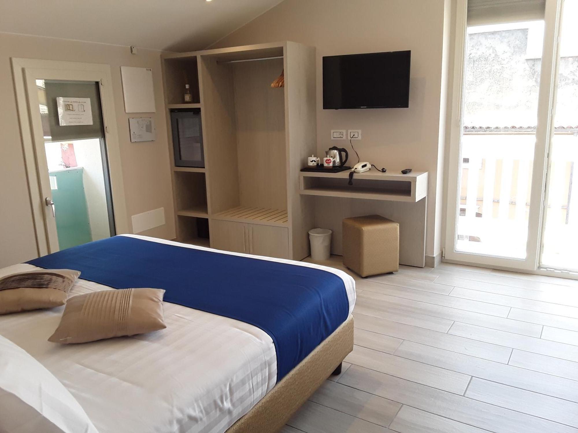 Hotel Danieli La Castellana Lago Di Garda Brenzone sul Garda Kültér fotó