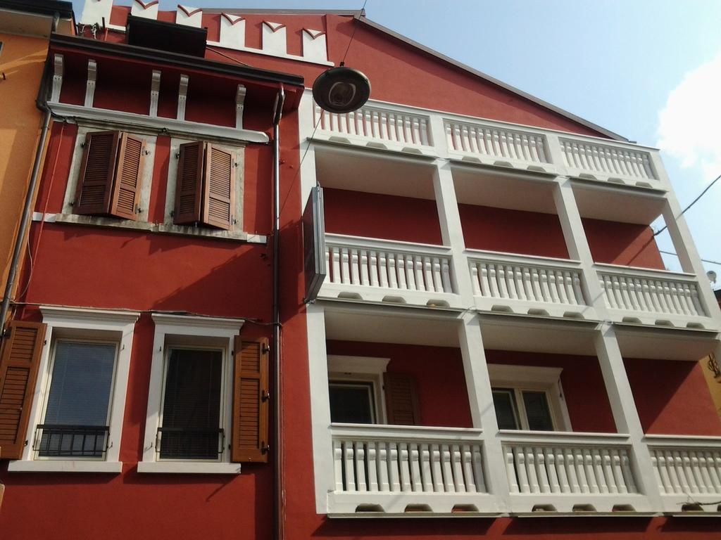 Hotel Danieli La Castellana Lago Di Garda Brenzone sul Garda Kültér fotó